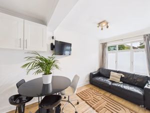 LIVING ROOM  - click for photo gallery